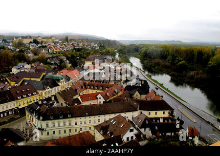 Une vue sur la ville de Melk et le Danube à partir des terrains de l'Abbaye de Melk. Banque D'Images