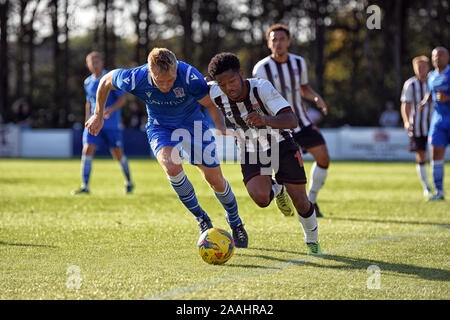 Swindon Wiltshire Fc Supermarine UK. Saison 2019/2020. Owura Edwards jouant pour Bath City dans la FA Cup Qualifier à Swindon Supermarine Fc Banque D'Images