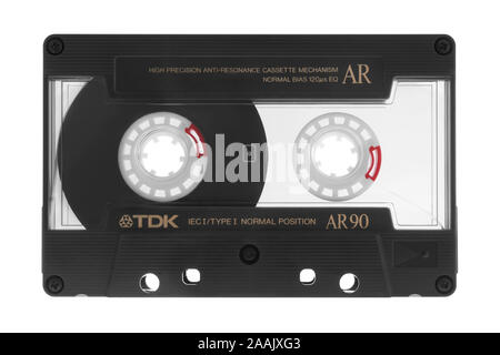 AR90 TDK cassette audio sur fond blanc Banque D'Images