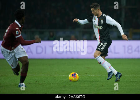 TURIN, ITALIE - 2 novembre, 2019 : Cristiano Ronaldo au cours de la Serie A match entre Torino FC et la Juventus au Stadio Olimpico de Turin, Italie Banque D'Images