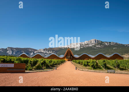 Laguardia, Euskadi/Espagne ; Septembre 2014 : Bodega Ysios winery conçue par Santiago Calatrava construite en 2001 Banque D'Images