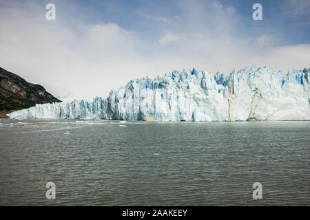 Le glacier Perito Moreno, le Parc National Los Glacieres, Argentine.