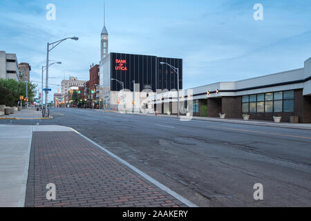 UTICA, États-Unis - 26 MAI 2018 : Le bâtiment de la Banque d'Utica (connu localement sous le nom de la tour de l'horloge) dans le centre-ville de La Ville d'Utica, New York Banque D'Images