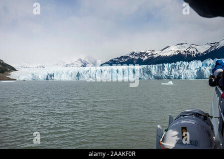 Le glacier Perito Moreno, le Parc National Los Glacieres, Argentine.