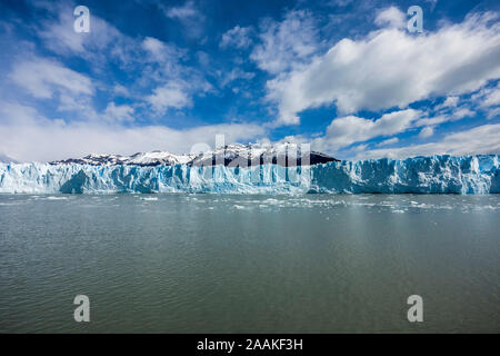 Le glacier Perito Moreno, le Parc National Los Glacieres, Argentine.