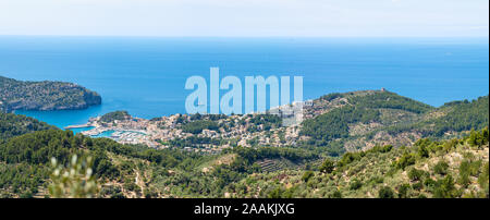 Port de Soller, Majorque, station balnéaire, une destination touristique populaire. Baleares, Espagne Banque D'Images