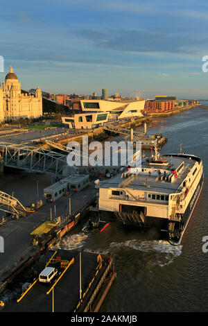 Ferry à Liverpool, Angleterre, Royaume-Uni Banque D'Images