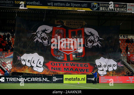 HELMOND, 22-11-2019 , KeukenKampioen Divisie néerlandaise 2019-2020. Helmond Sport - NEC. Helmond Sport banner avant que le jeu d'Helmond Sport - NEC. Banque D'Images