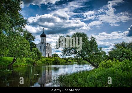 Église de l'Intercession sur la Nerl, oblast de Vladimir, Russie Banque D'Images