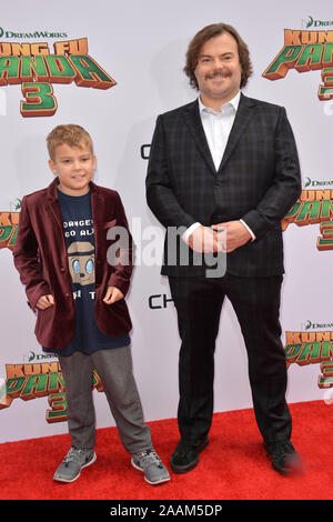 LOS ANGELES, CA - le 16 janvier 2016 : l'acteur Jack Black & fils Samuel Jason noir à la première mondiale de Kung Fu Panda 3 au théâtre chinois de Grauman, Hollywood. © 2016 Paul Smith / Featureflash Banque D'Images