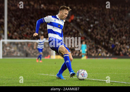 Londres, Royaume-Uni. 22 Nov, 2019. Todd Kane de Queens Park Rangers en action. Match de championnat Skybet EFL, Fulham v Queens Park Rangers à Craven Cottage, à Londres, le vendredi 22 novembre 2019. Cette image ne peut être utilisé qu'à des fins rédactionnelles. Usage éditorial uniquement, licence requise pour un usage commercial. Aucune utilisation de pari, de jeux ou d'un seul club/ligue/dvd publications. pic par Steffan Bowen/Andrew Orchard la photographie de sport/Alamy live news Crédit : Andrew Orchard la photographie de sport/Alamy Live News Banque D'Images