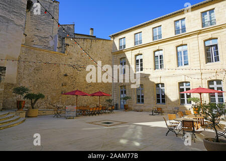 AVIGNON, FRANCE -12 nov 2019- voir l'historique de la ville médiévale d'Avignon, Vaucluse, Provence, France, une fois capitale de papes Catholiques, maintenant connu pour Banque D'Images