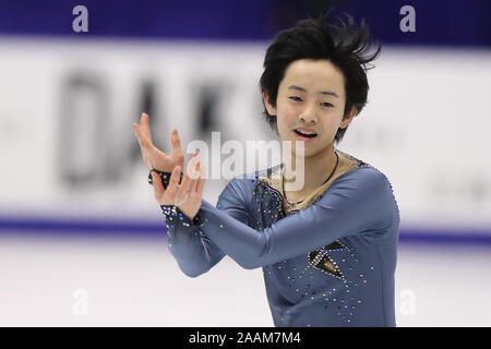 Koshiro du Japon au cours de la Shimada ISU Grand Prix of Figure Skating de l'NHK Trophy 2019, le programme court à un Sekisuiheim Makomanai Ice Arena, à Sapporo, Hokkaido, Japon, le 22 novembre 2019. Credit : Kiyoshi Sakamoto/AFLO/Alamy Live News Banque D'Images