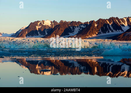 Spitzberg, Landschaft mit Wolkenstimmung Banque D'Images