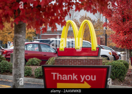 McDonald's restaurant fast-food dans la région métropolitaine d'Atlanta, Géorgie. Banque D'Images