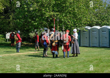 Engliah guerre civile re-enactment préparations dans le Gloucester Place du Nouveau-Brunswick Banque D'Images