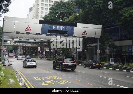 Portail ERP (Electronic Road Pricing) à Singapour. Collecte électronique des frais. Banque D'Images