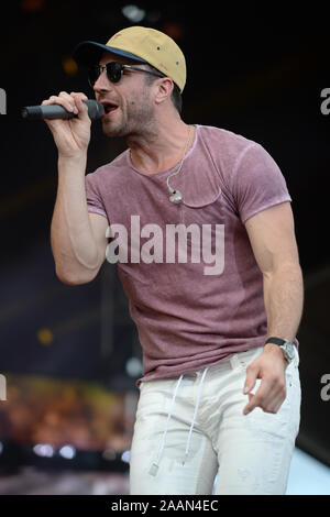 FORT LAUDERDALE, FL - 16 avril : Sam Hunt effectue sur scène lors du Festival de musique de Tortuga le 16 avril 2016 à Fort Lauderdale, en Floride. People : Sam Hunt Banque D'Images