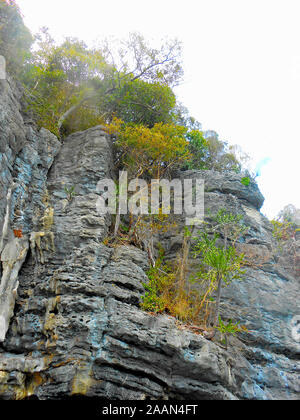 Images des différents karsts calcaires et les îles de Parc National Marin de Angthong Mu Koh Samui Thailande Asie Banque D'Images