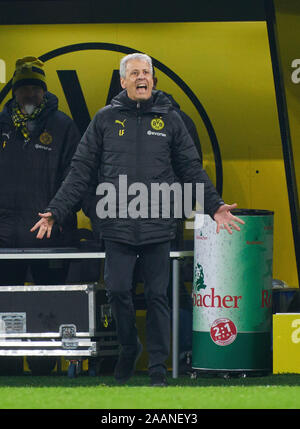 Football Dortmund-Paderborn, Dortmund le 22 novembre 2019. Lucien FAVRE, chef formateur - BVB Borussia Dortmund - SC PADERBORN 07 - DFL RÈGLEMENT INTERDIT TOUTE UTILISATION DES PHOTOGRAPHIES comme des séquences d'images et/ou quasi-vidéo - 1.ligue de soccer allemand , Dortmund, le 22 novembre 2019, Journée de la saison 2019/2020, 12 © Peter Schatz / Alamy Live News Banque D'Images