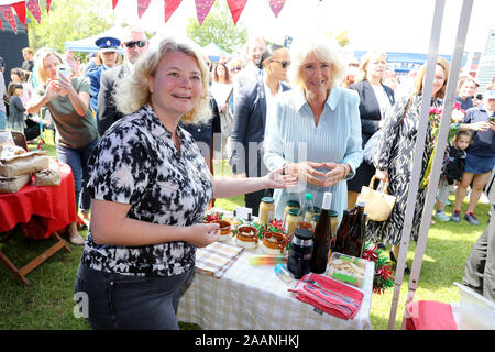 La duchesse de Cornouailles au cours d'une visite au marché des producteurs de Lincoln à Christchurch, le septième jour de la visite royale de Nouvelle-Zélande. PA Photo. Photo date : Samedi 23 Novembre, 2019. Voir PA story ROYALS Charles. Crédit photo doit se lire : Chris Jackson/PA Wire Banque D'Images