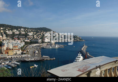 Le port de Nice du château 06. Banque D'Images