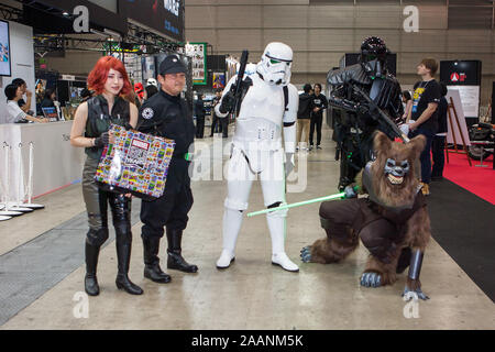 Chiba, Japon. 22 Nov, 2019. Les cosplayeurs sont vus au cours de la Comic Con 2019 de Tokyo. Crédit : Michael Steinebach/AFLO/Alamy Live News Banque D'Images