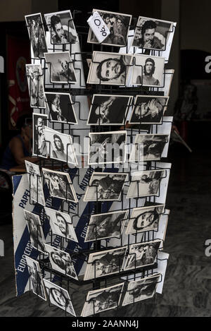 Un support de cartes postales d'images d'Ernesto 'Che' Guevara, un révolutionnaire marxiste argentin qui a été l'un des leaders avec Fidel Castrol au cours des 1959 Banque D'Images