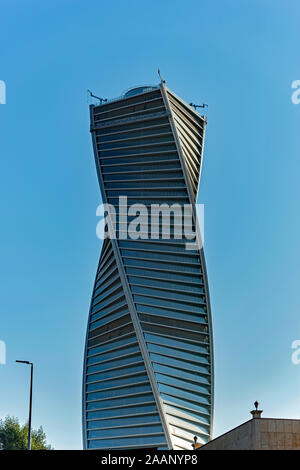 Lever du soleil sur la tour twisty à Riyadh, Arabie Saoudite Banque D'Images