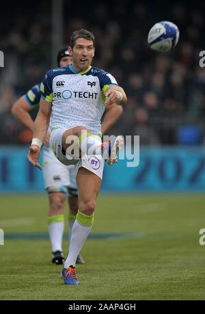 Hendon. United Kingdom. 23 novembre 2019. James Hook (Ospreys). Saracens v Ospreys. Piscine 4. Heineken Cup Champions. Deuxième (2e) tour. Allianz Park. Hendon. Londres. UK. Garry Crédit/Sport sous gaine en images/Alamy Live News. 23/11/2019. Crédit OBLIGATOIRE Garry Bowden/SIP photo agency - AUCUNE UTILISATION NON AUTORISÉE - 07837 394578 Banque D'Images