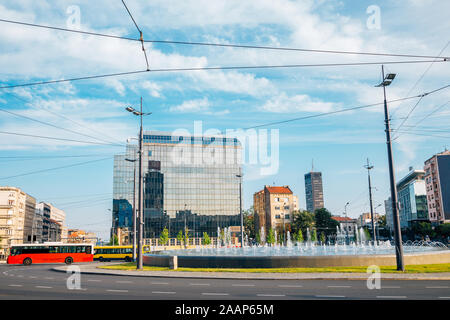 La place Slavija Fontaine Musique à Belgrade, Serbie Banque D'Images