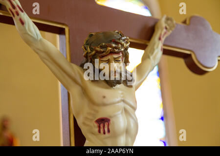 Jésus Christ sur la croix. Église catholique romaine de Saint Anne (anciennement l'église byzantine de Saint Michel Archange). Banque D'Images