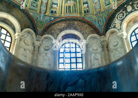 Ravenna, Italie 29 Juillet 2019 - Le Baptistère de néon (Italien : Battistero Neoniano) est un édifice religieux romain c'est le plus ancien monument restent Banque D'Images