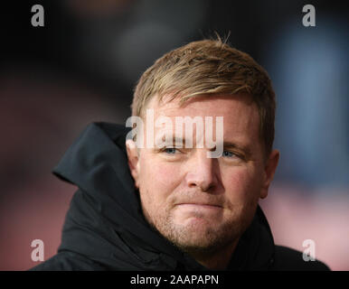 Stade de vitalité, Bournemouth, Dorset, UK. 23 Nov, 2019. Premier League anglaise de football, de Bournemouth Athletic Wolverhampton Wanderers contre ; Eddie Howe Manager de son équipe montres Bournemouth - strictement usage éditorial uniquement. Pas d'utilisation non autorisée avec l'audio, vidéo, données, listes de luminaire, club ou la Ligue de logos ou services 'live'. En ligne De-match utilisation limitée à 120 images, aucune émulation. Aucune utilisation de pari, de jeux ou d'un club ou la ligue/player Crédit : publications Plus Sport Action/Alamy Live News Banque D'Images