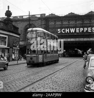 Pas de tram Tramway Glasgow Corporation 1266 à l'extérieur de la Gare Centrale, Argyle Street. Image prise avant la fermeture de l'jalonnages qui était en 1962 Banque D'Images