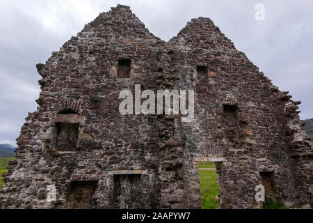 Maison en ruine près de Ardvreck Castle, Loch Assynt à Sutherland, Ecosse, Royaume-Uni Banque D'Images
