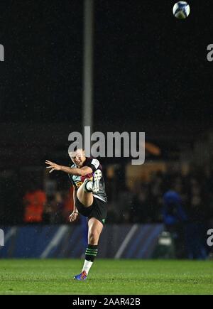 Twickenham. United Kingdom. 23 novembre 2019. Marcus Smith (REDS). Harlequins v Bath Rugby. Piscine 3. Heineken Cup Champions. Deuxième (2e) tour. Twickenham Stoop. Twickenham. Londres. UK. Garry Crédit/Sport sous gaine en images/Alamy Live News. Banque D'Images