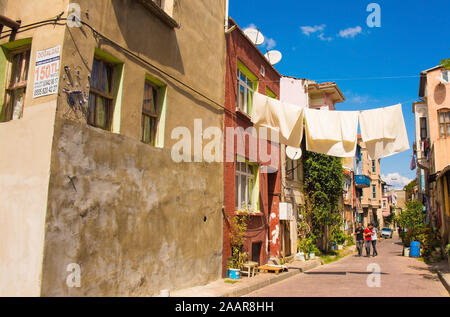 Istanbul, Turquie - 7 septembre 2019. Maisons traditionnelles dans le domaine de Balat Istanbul, Turquie Banque D'Images