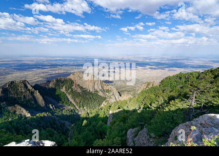 Donnant sur Albuquerque de Sandia Crest, Nouveau Mexique Banque D'Images