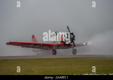 L'AEROSHELL North American T6 Harvard -Sun n' Fun airshow, Lakeland en Floride Banque D'Images