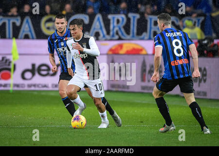 Bergame, Italie. 06Th Jan, 2016. Paulo Dybala de Juventus FC pendant le match de Serie A entre l'Atalanta et la Juventus au Stadio Azzurri d'Italia, Bergame, Italie le 23 novembre 2019. Photo par Mattia Ozbot. Usage éditorial uniquement, licence requise pour un usage commercial. Aucune utilisation de pari, de jeux ou d'un seul club/ligue/dvd publications. Credit : UK Sports Photos Ltd/Alamy Live News Banque D'Images