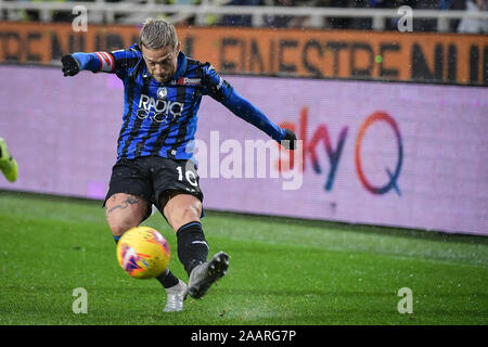 Bergame, Italie. 06Th Jan, 2016. Alejandro Gomez, d'Atalanta BC au cours de la Serie une correspondance entre l'Atalanta et la Juventus au Stadio Azzurri d'Italia, Bergame, Italie le 23 novembre 2019. Photo par Mattia Ozbot. Usage éditorial uniquement, licence requise pour un usage commercial. Aucune utilisation de pari, de jeux ou d'un seul club/ligue/dvd publications. Credit : UK Sports Photos Ltd/Alamy Live News Banque D'Images