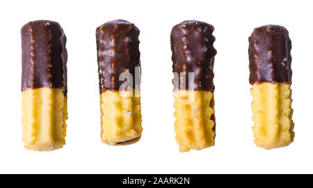 Quatre barres de pâte brisée sucrée à la main. Ensemble de Noël traditionnel tchèque ou mariage cookies remplis par de la confiture. Détail des biscuits décorés par lustre de chocolat. Banque D'Images