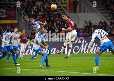 Milan, Italie. 06Th Jan, 2016. Krzysztof Piatek de l'AC Milan au cours de la Serie A match entre l'AC Milan et Naples au Stadio San Siro, Milan, Italie le 23 novembre 2019. Photo par Mattia Ozbot. Usage éditorial uniquement, licence requise pour un usage commercial. Aucune utilisation de pari, de jeux ou d'un seul club/ligue/dvd publications. Credit : UK Sports Photos Ltd/Alamy Live News Banque D'Images