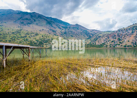 Panorama du lac naturel de Kournas Chania, Crete Banque D'Images