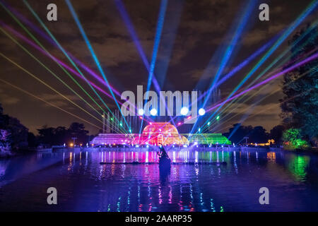 Londres, Royaume-Uni. 19 Nov 2019. Noël à Kew feux d'hiver des installations multi-sensorielle. Crédit : Guy Josse/Alamy Live News Banque D'Images