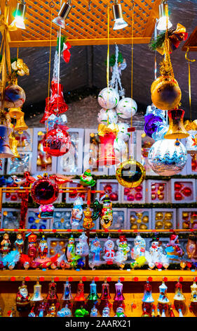 Décorations de Noël en verre au marché de Noël sur Alexanderplatz reflex Banque D'Images