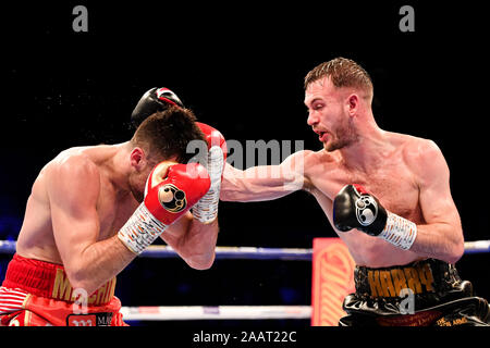 Liverpool, Royaume-Uni. 22Th Nov, 2019. Anthony Fowler vs Harry Scarff - Super-Welterweight au cours du Championnat International WBA sous carte combat de Callum Smith c. John Ryder à M&S Bank Arena le samedi, Novembre 23, 2019 à Liverpool Royaume-uni. Credit : Taka G Wu/Alamy Live News Banque D'Images