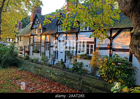 Les chalets, School Lane, Great Budworth village, Northwich, Cheshire, Angleterre, CW9 6HF Banque D'Images