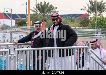 Mohammad Bin Salman Al Saud vagues à l'Arabie saoudite Formule E de Diriyah, Riyad Banque D'Images